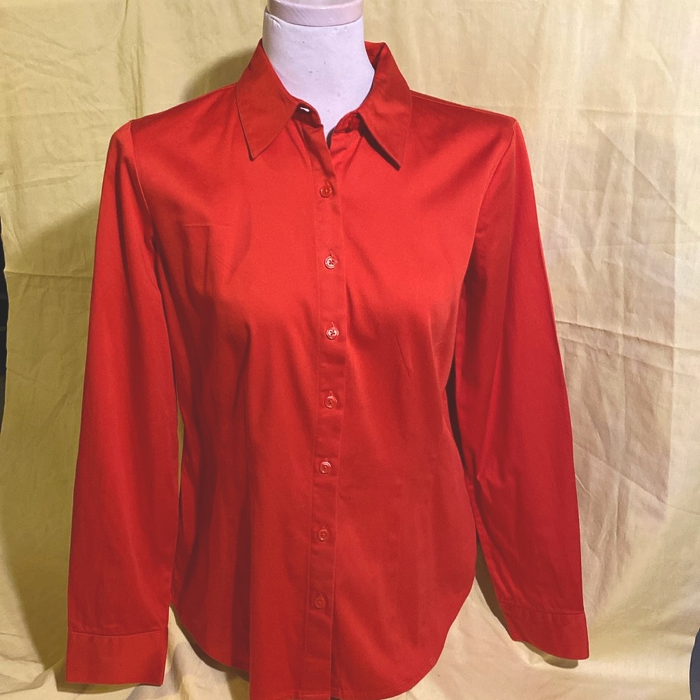 Van Heusen women’s Button Down Blouse M